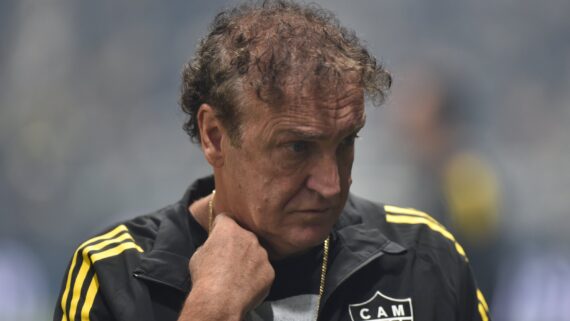 Cuca, técnico do Atlético, antes de jogo contra o Flamengo na Arena MRV (foto: Ramon Lisboa/EM/D.A. Press)
