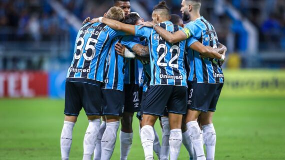 Elenco do Grêmio reunido (foto: LUCAS UEBEL/GREMIO FBPA)