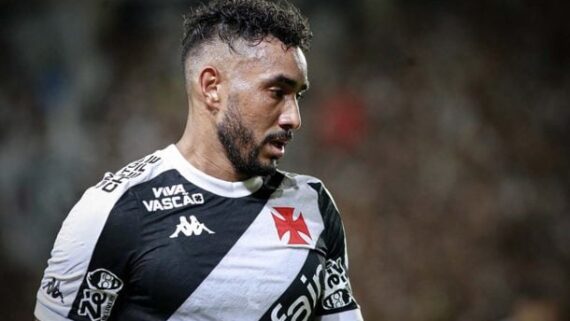Payet com a camisa do Vasco (foto: Matheus Lima/Vasco)