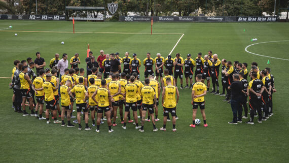 Jogadores do Atlético durante despedida de Cuca na Cidade do Galo (foto: Pedro Souza/Atlético)