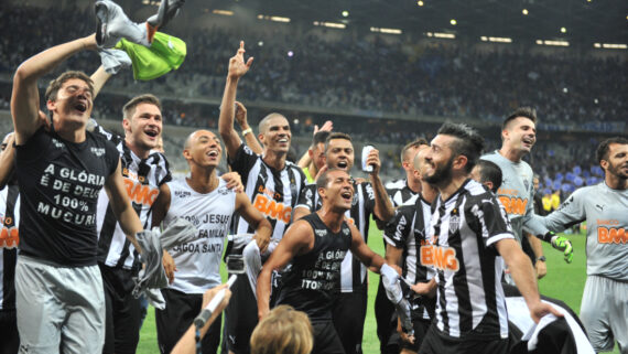 Jogadores do Atlético festejam título da Copa do Brasil de 2014, conquistada em final contra o Cruzeiro (foto: Alexandre Guzanshe/EM/D.A. Press)