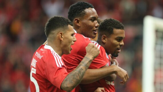 Jogadores do Internacional comemoram gol pela Copa do Brasil (foto: Ricardo Duarte / Internacional)