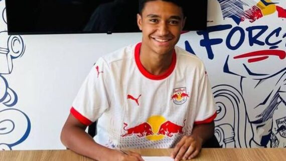 Pedro Severino, jogador do Bragantino, no dia da assinatura do contrato (foto: Reprodução/pedrao_05 no instagram)