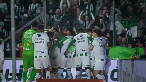 Jogadores do Juventude comemorando gol sobre Corinthians, pela Copa do Brasil (foto: Fernando Alves/ECJ)
