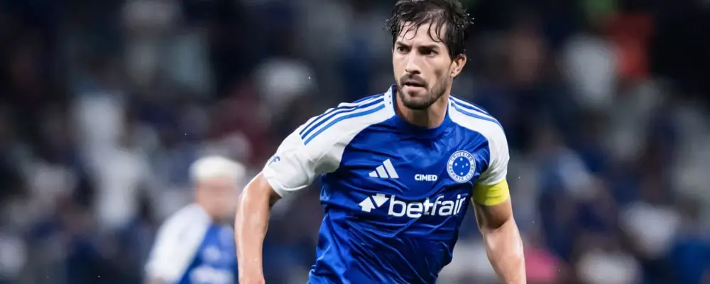 Lucas Silva completa 300 jogos pelo Cruzeiro: ‘Uma honra’