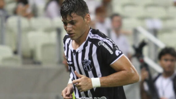 Luiz Henrique em ação pelo Ceará em 2012 (foto: Divulgação/Ceará)