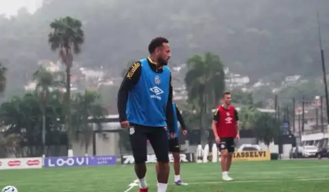 Neymar treina e reforça Santos contra o Fluminense pelo Brasileirão 2025