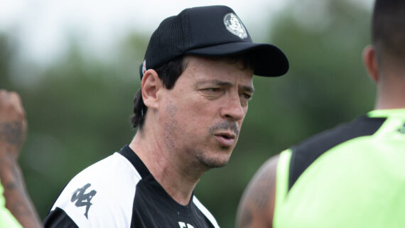 Fernando Diniz, técnico do Vasco, durante treinamento no Rio de Janeiro (foto: Matheus Lima/Vasco)
