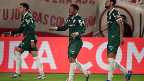 Palmeiras goleou o Universitario por 4 a 0 (foto: ERNESTO BENAVIDES / AFP)