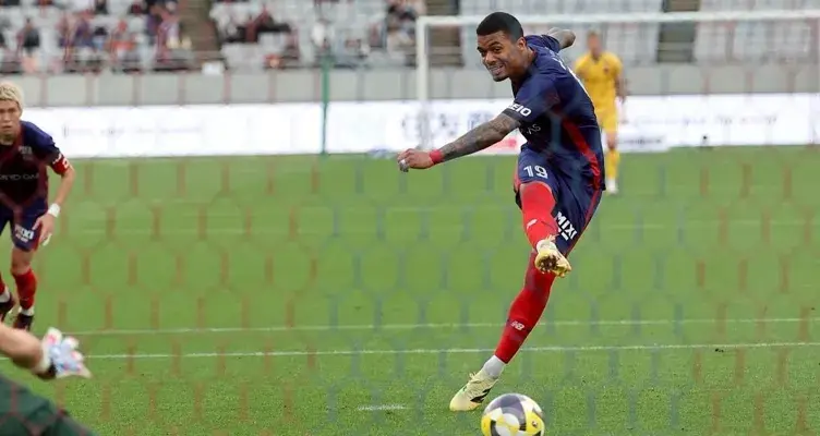 São Paulo desiste de Marcelo Ryan e busca novo centroavante