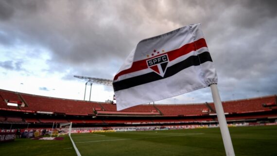 Bandeira do São Paulo no Morumbi (foto: Divulgação/São Paulo)