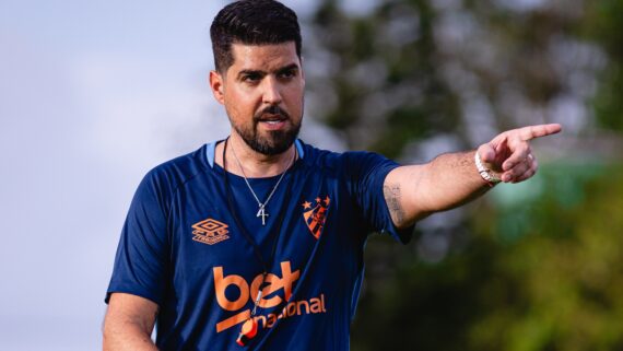 António Oliveira, treinador do Sport (foto: Paulo Paiva/Sport)