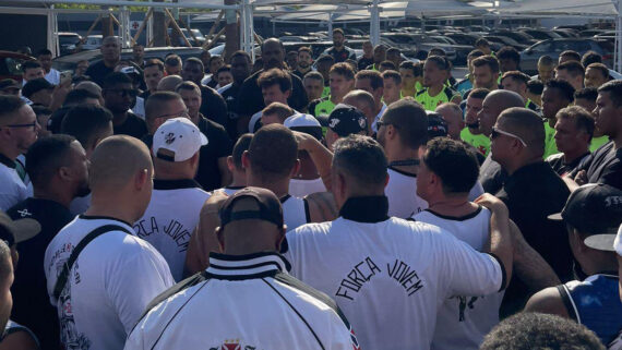 Integrantes da Força Jovem invadiram CT Moacyr Marbosa (foto: Reprodução/Redes Sociais)