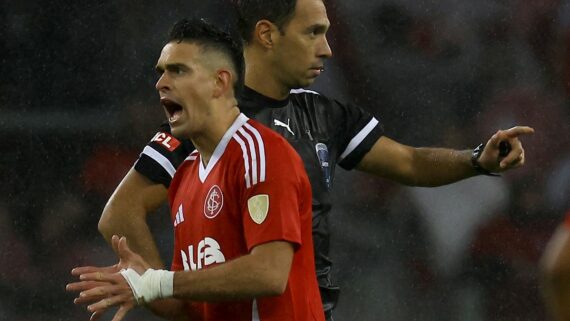 Borré comemora gol pelo Inter sobre o Bahia na LIbertadores (foto: SILVIO AVILA/AFP)