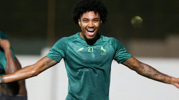 Jogador Vitinho em Comemoração com braços abertos (foto: Divulgação/Vitinho)