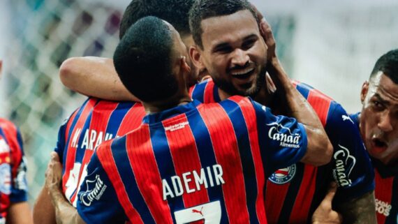 Jogadores do Bahia comemoram gol (foto: Divulgação/Bahia)