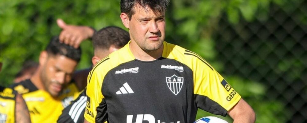 Liverpool oficializa e explica função de ex-Atlético: ‘Muita experiência’