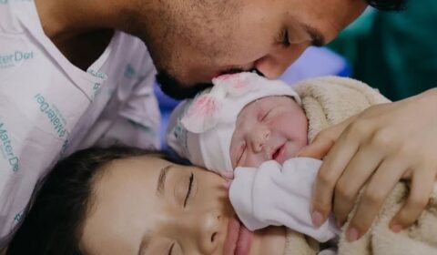 Jogador do Atlético celebra nascimento da primeira filha; veja vídeo