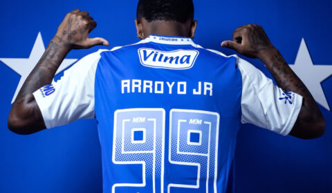 Reforço do Cruzeiro homenageia Neymar e Vini Jr no uniforme do clube