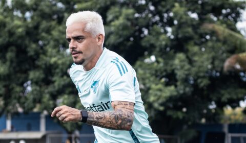 Lateral do Cruzeiro deixa o departamento médico após quase dois meses