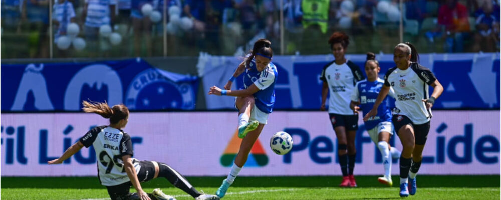 Jonas Urias avalia empate entre Cruzeiro e Corinthians na final do Brasileiro