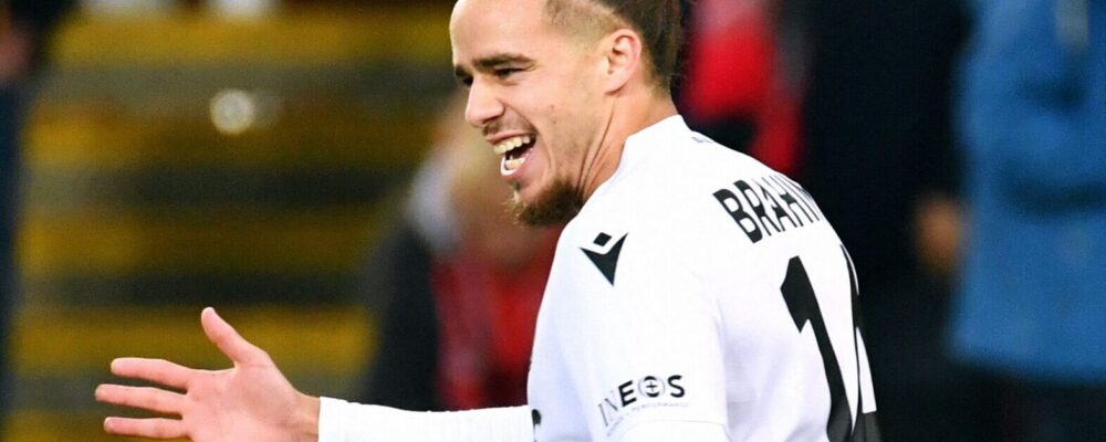 Santos negocia com atacante argelino Billal Brahimi