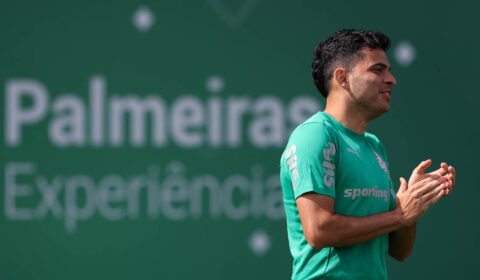 Ex-xodó do Cruzeiro luta para voltar a jogar após quase 600 dias