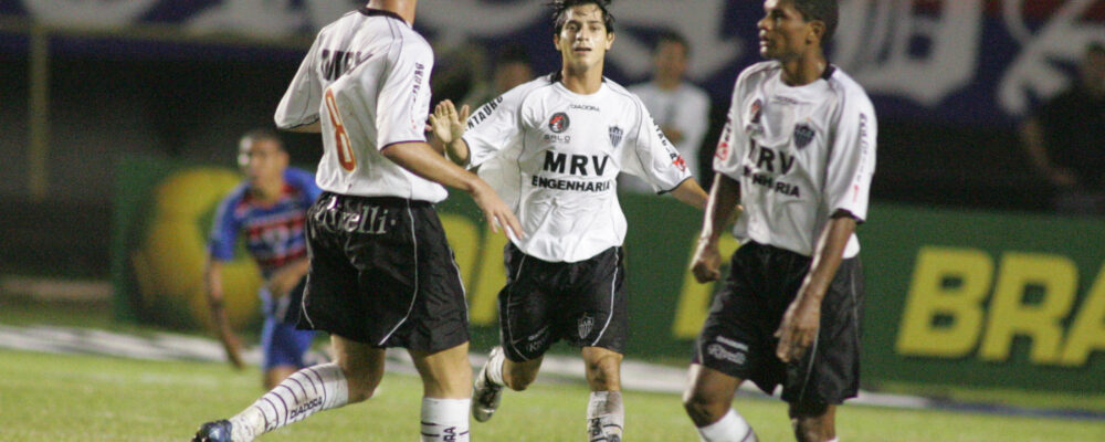 A única vez em que Atlético conseguiu façanha que precisa contra Cruzeiro