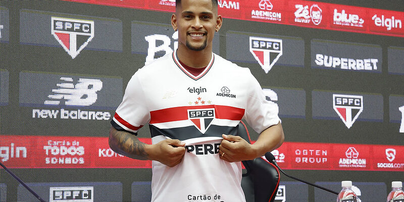 Ex-Atlético chega ao São Paulo para disputar titularidade com português