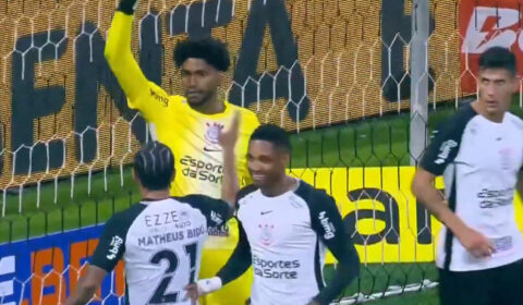 Hugo Souza defende pênalti em classificação do Corinthians na Copa do Brasil; assista