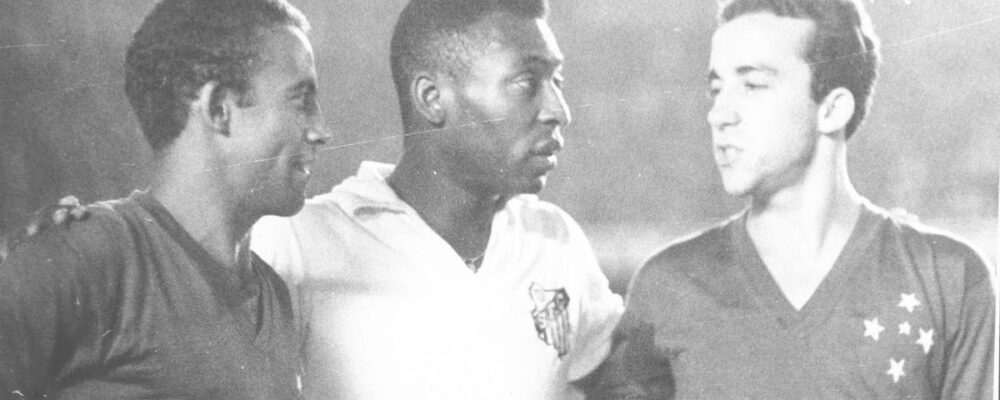 Ídolo do Cruzeiro evita arriscar placar no clássico: ‘Jogo complicado’