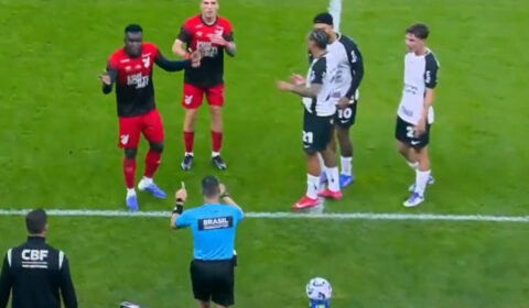 VAR anula gol em Corinthians x Athletico-PR pela Copa do Brasil; veja lance