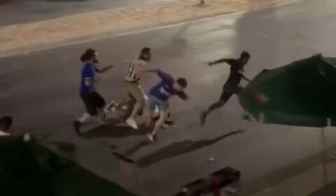 Influenciador grava briga entre torcedores de Atlético e Cruzeiro em BH; assista