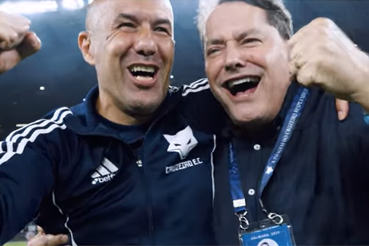 Leonardo Jardim e Pedro Lourenço eufóricos com classificação do Cruzeiro (foto: Reprodução/TV Cruzeiro)