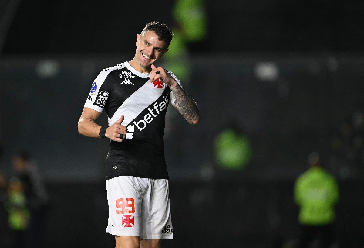 Vegetti comemora gol pelo Vasco contra o Melgar - (foto: MAURO PIMENTEL/AFP)