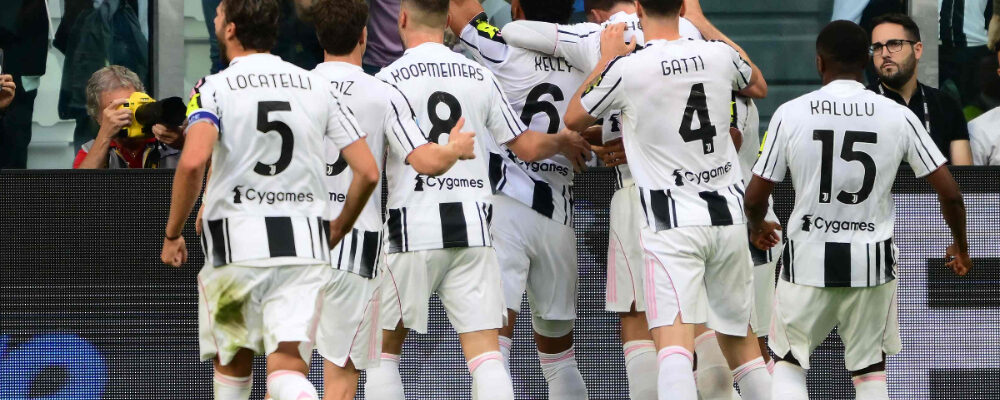 Ex-zagueiro do Atlético dá duas assistências em clássico italiano