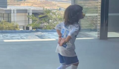 Esposa de atleta do Cruzeiro mostra filho imitando galinha: ‘Juro que não ensino’ < No Ataque