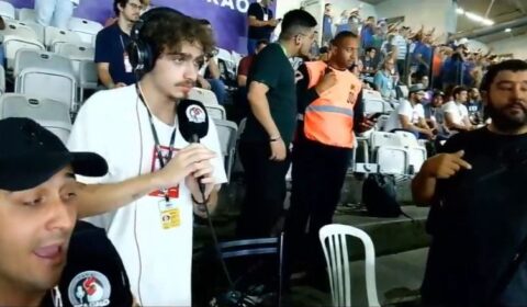 Cruzeiro x Atlético: comunicador é forçado a trocar camisa e fala em ‘humilhação’