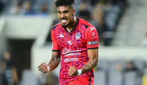 Atacante ex-Vasco vive bom momento no futebol mexicano