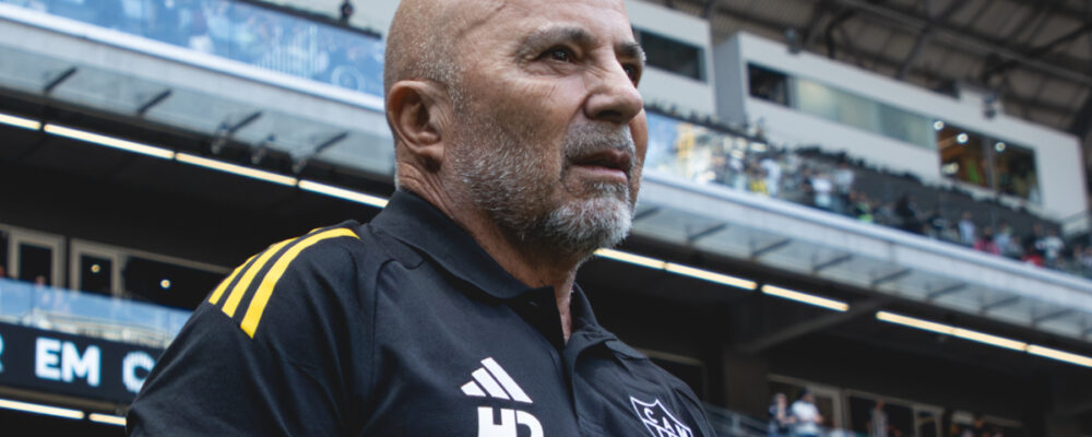 Sampaoli desabafa sobre momento do Atlético: ‘Muito abaixo do que esperava’