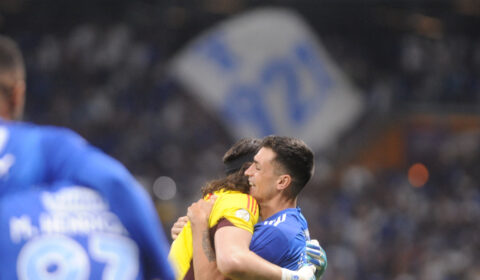 Ex-atacante do Cruzeiro quebra jejum após drama; ex-companheiros reagem