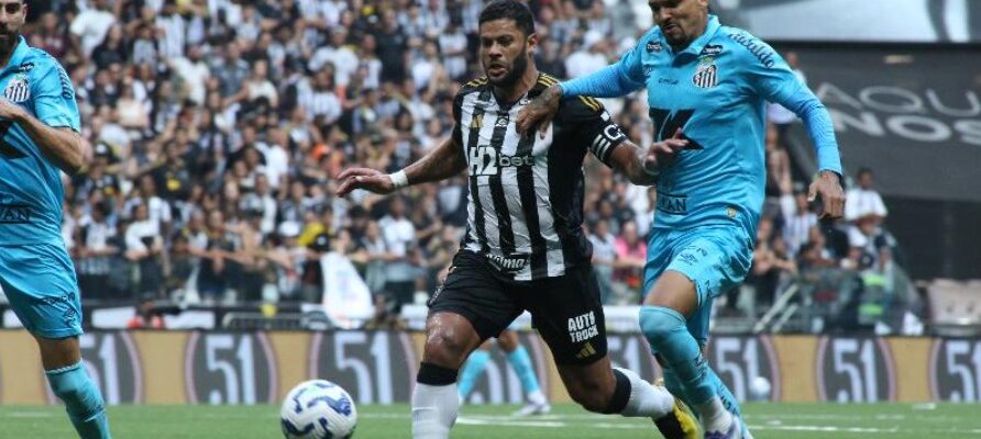 Súmula de Atlético x Santos detalha expulsão de ex-zagueiro do Cruzeiro; veja o motivo < No Ataque