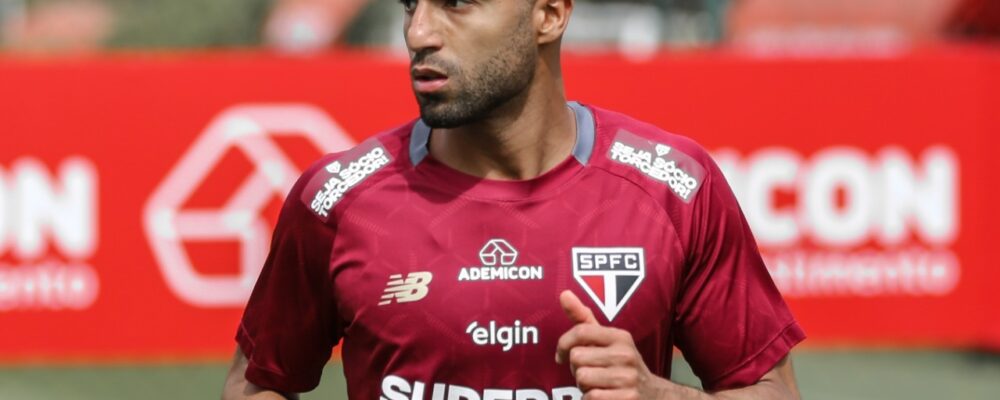 Lucas, do São Paulo, avança em recuperação após procedimento médico