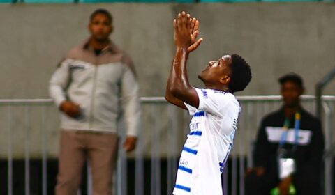 Sinisterra celebra primeiro gol pelo Cruzeiro e revela ‘correções’ de Jardim