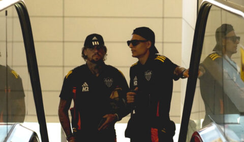 Atlético amarga atraso de uma hora em voo à Bolívia; saiba motivo