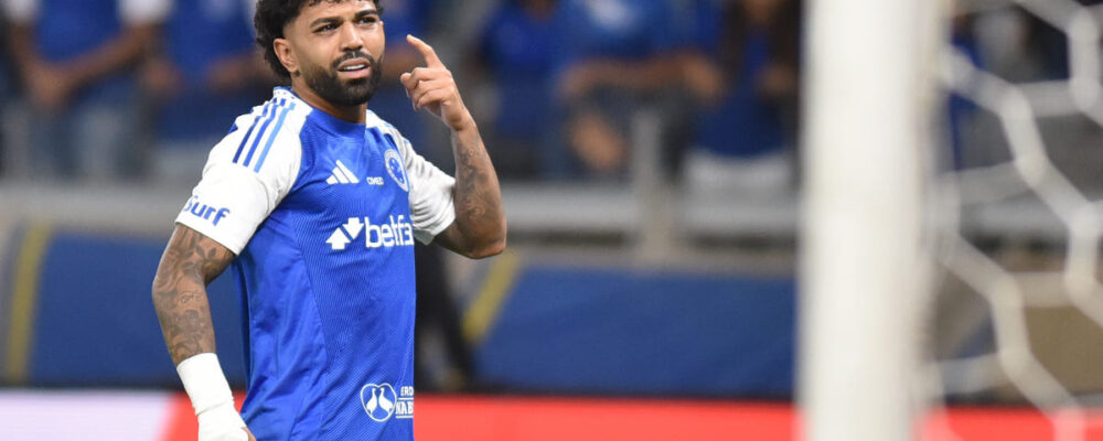 Reserva no Cruzeiro, Gabigol tem mais gols que Hulk, do Atlético, no Brasileiro