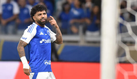 Reserva no Cruzeiro, Gabigol tem mais gols que Hulk, do Atlético, no Brasileiro