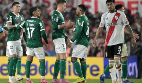 Palmeiras toma sufoco no fim, mas vence o River fora de casa pelas quartas da Libertadores < No Ataque