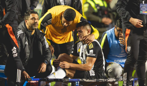 A mensagem que veio da Argentina após lesão assustadora de jogador do Atlético