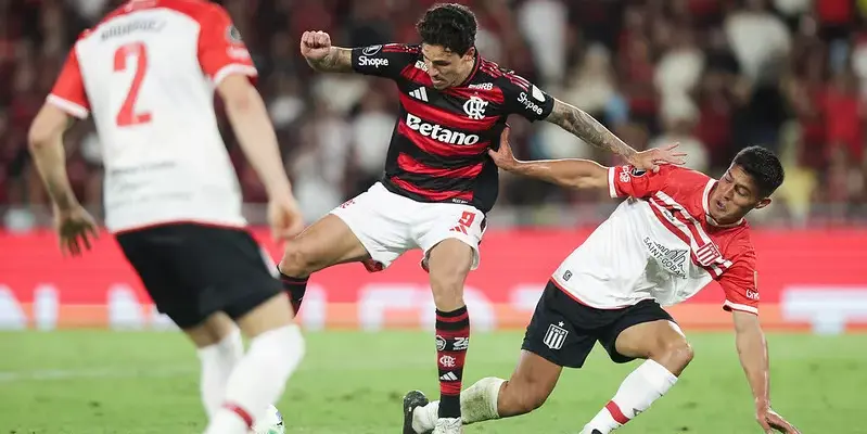 LIBERTADORES: Flamengo abre em vantagem e São Paulo sai atrás